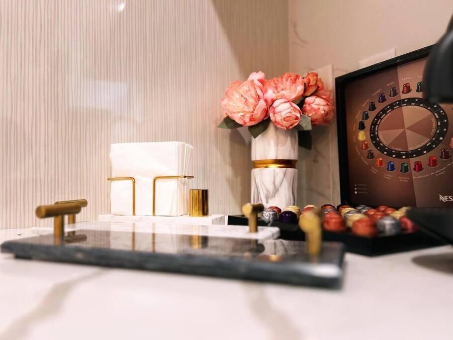 Fotografie 7: Spacious & Stylish 2BR 2BA - Easy NYC Commute
