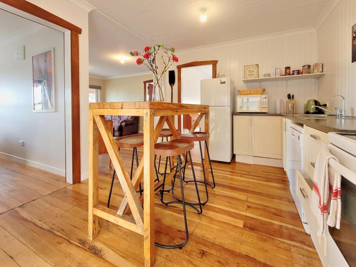Bilde 2: Hosts on the Coast Waihi Beach Home by the Sea
