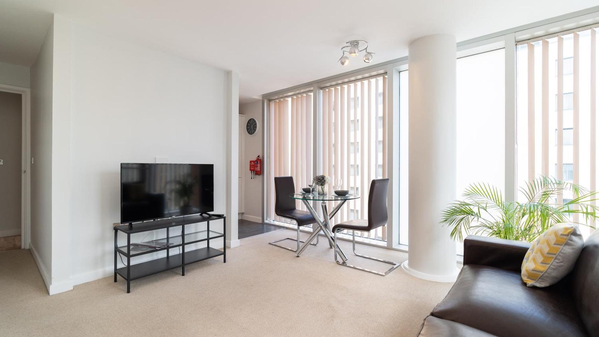 Φωτογραφία 10: Cotels at The HUB Serviced Apartments, Superfast Broadband, Central Location, Free Parking
