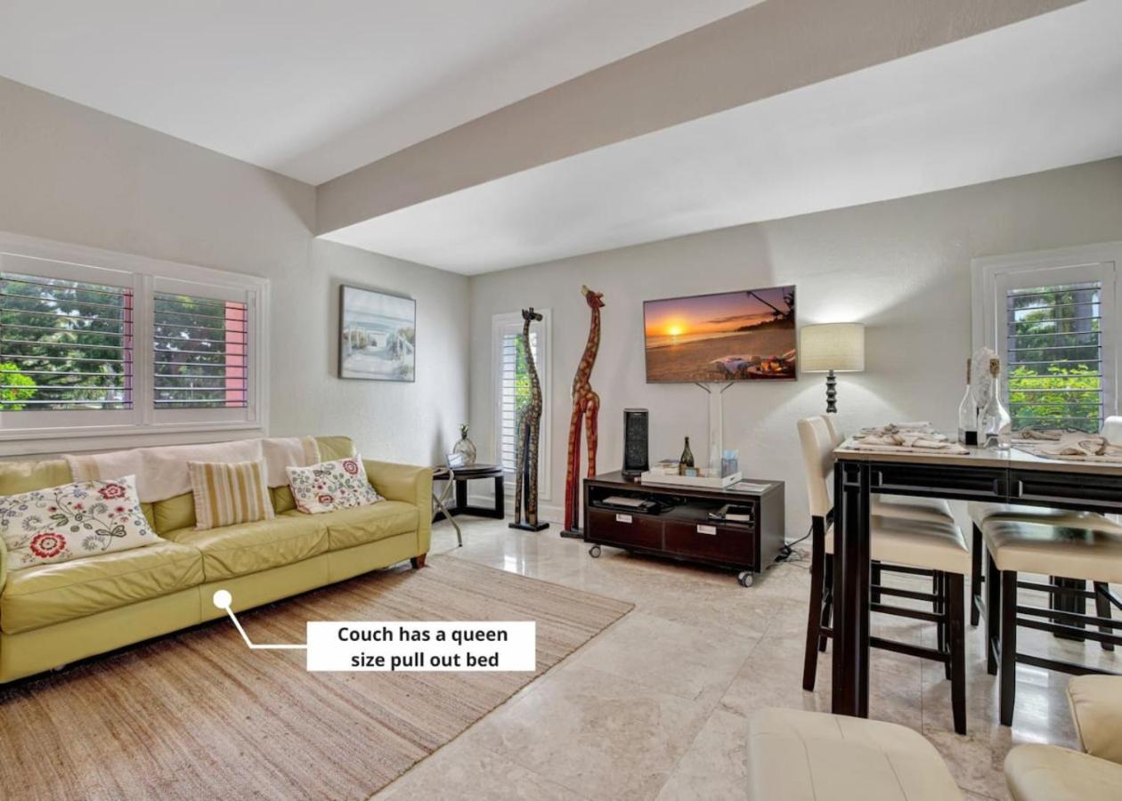 Foto 7: Beach Duplex - 3br 5ba Manor with Heated Pool
