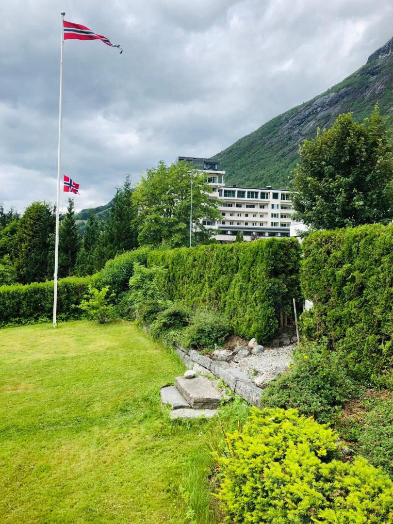 Bilde 4: Flat in the center of Loen