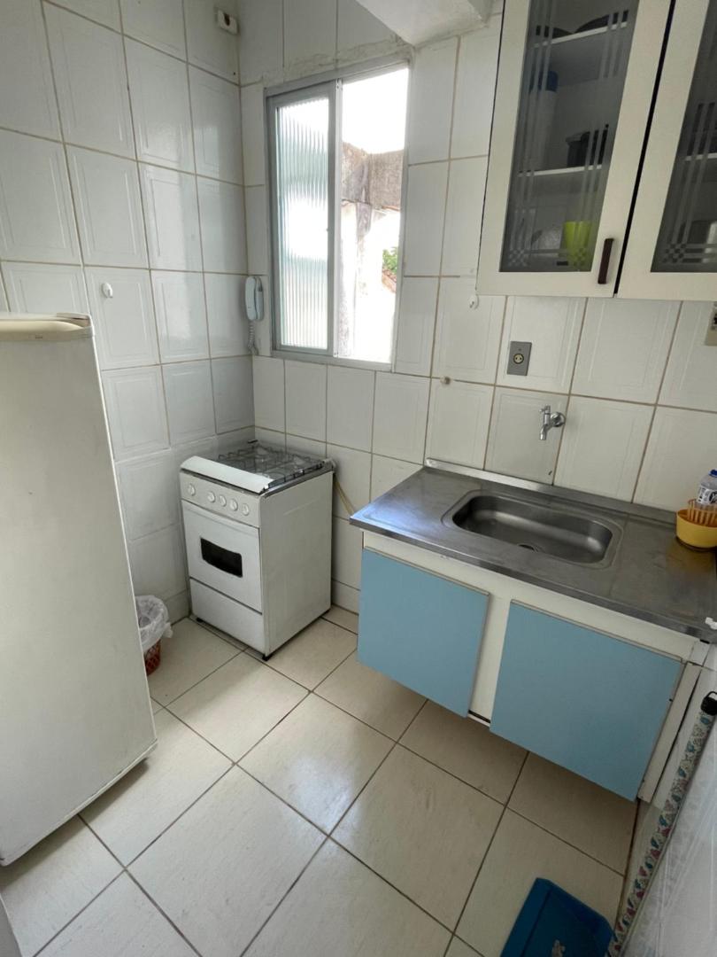 Zdjęcie 5: Quarto, sala, cozinha e banheiro - ar condicionado - 2 minutos da praia do Porto Da Barra - 303-46