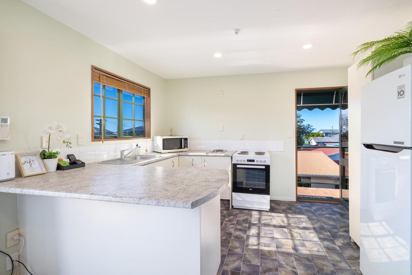 Fotografie 5: Great Location, Affordable, Units