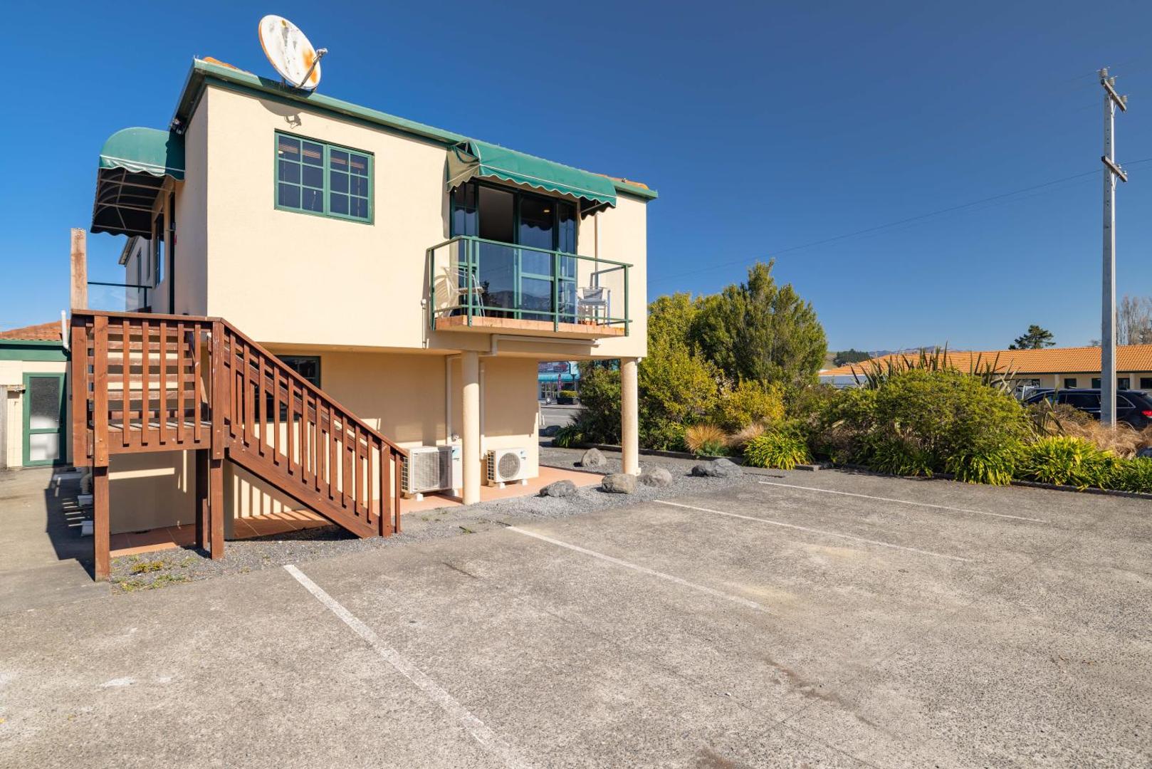 Fotografie 2: Great Location, Affordable, Units
