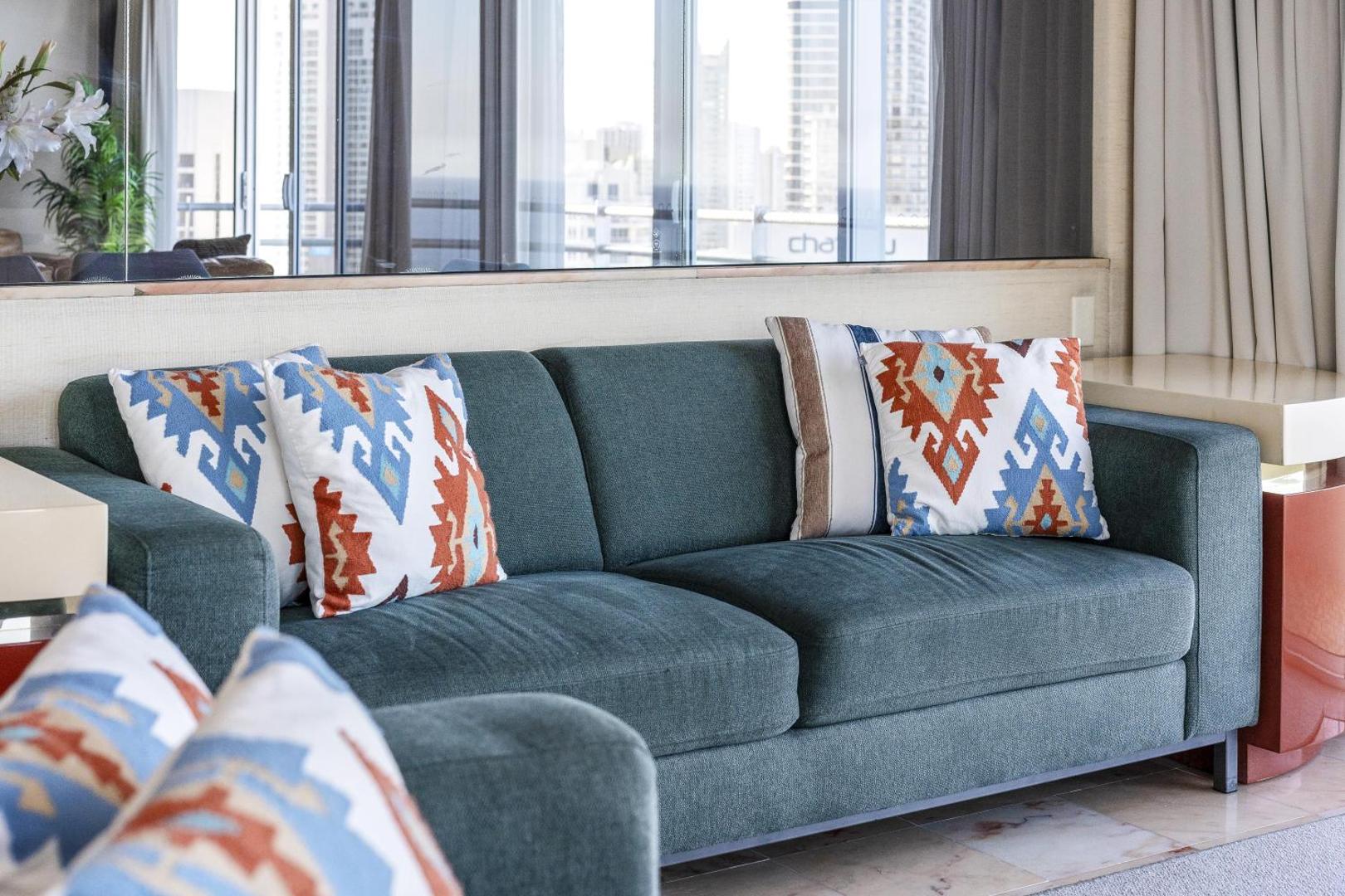 Step Back in Time in this Retro Chic 3 Bedroom Penthouse at Zenith - Q Stayの写真3