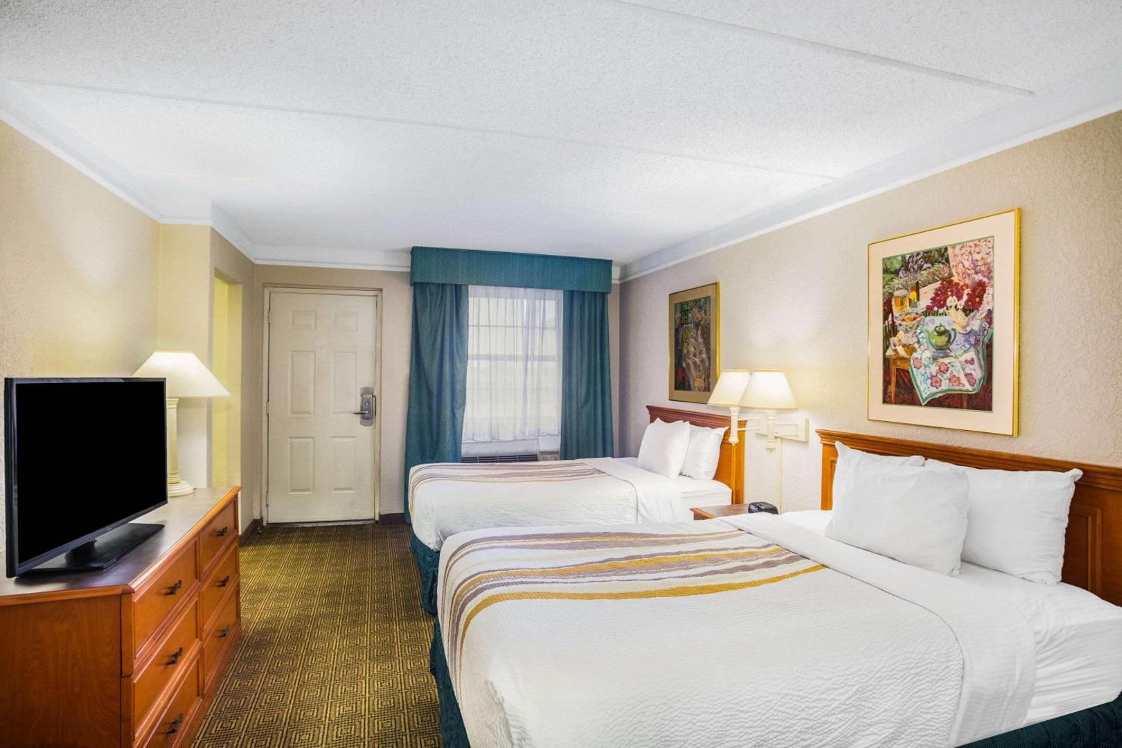 Foto 10: Super 8 by Wyndham Eagle Pass