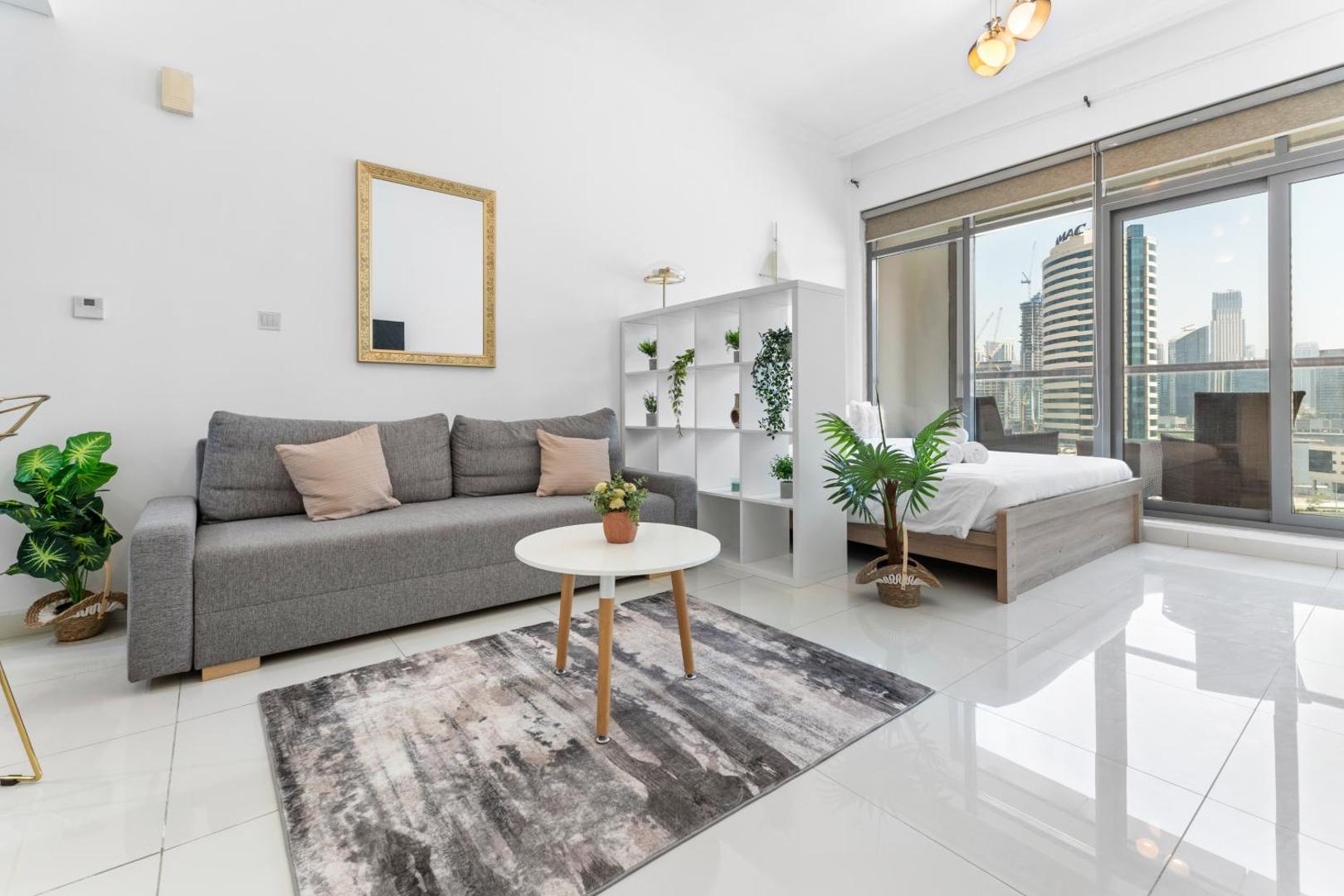 Waves - Executive Bay Studio, Canal View and Modern Amenities photo 3