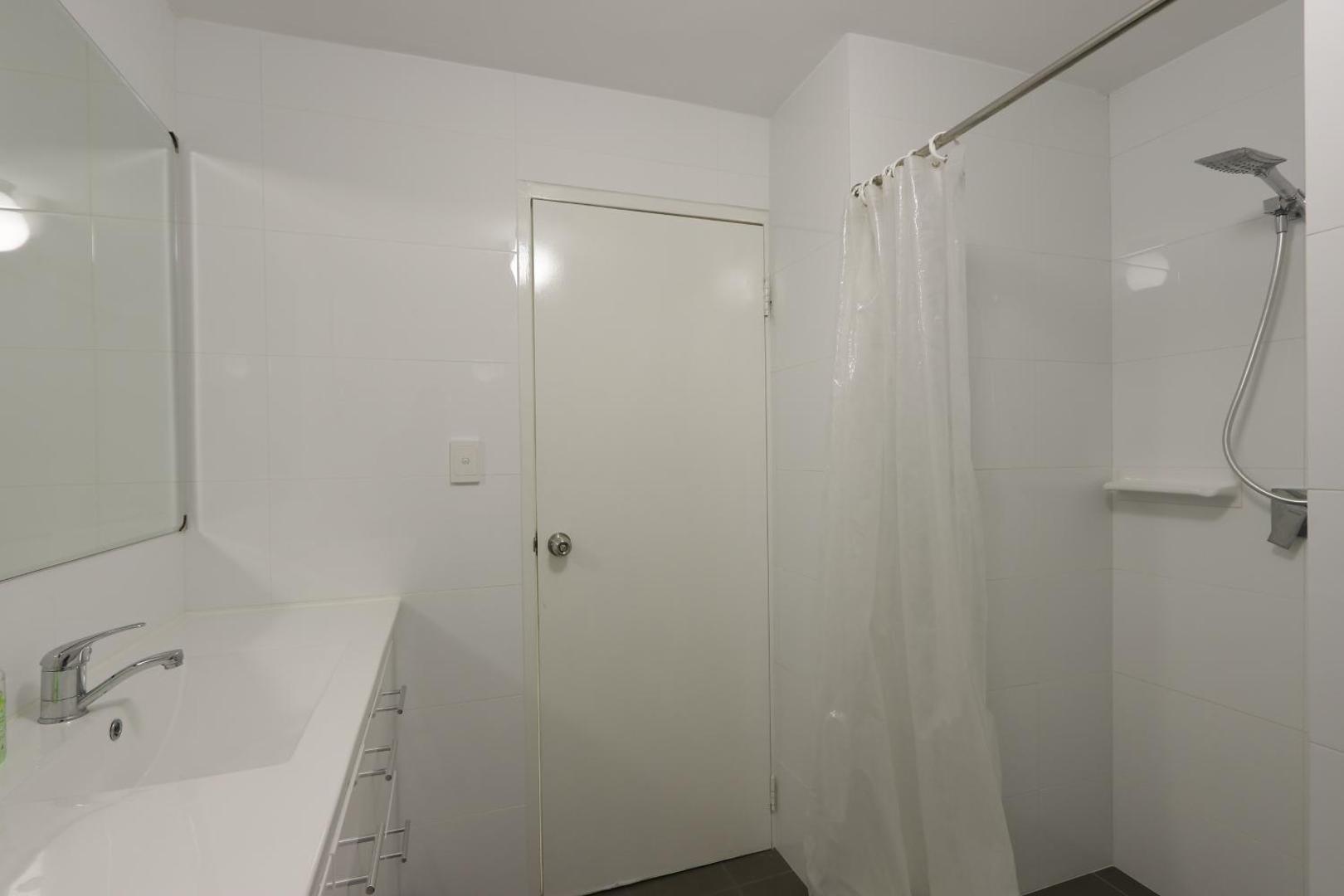 Fotografie 9: Light & Bright Apartment, 5 minute walk to the Beach