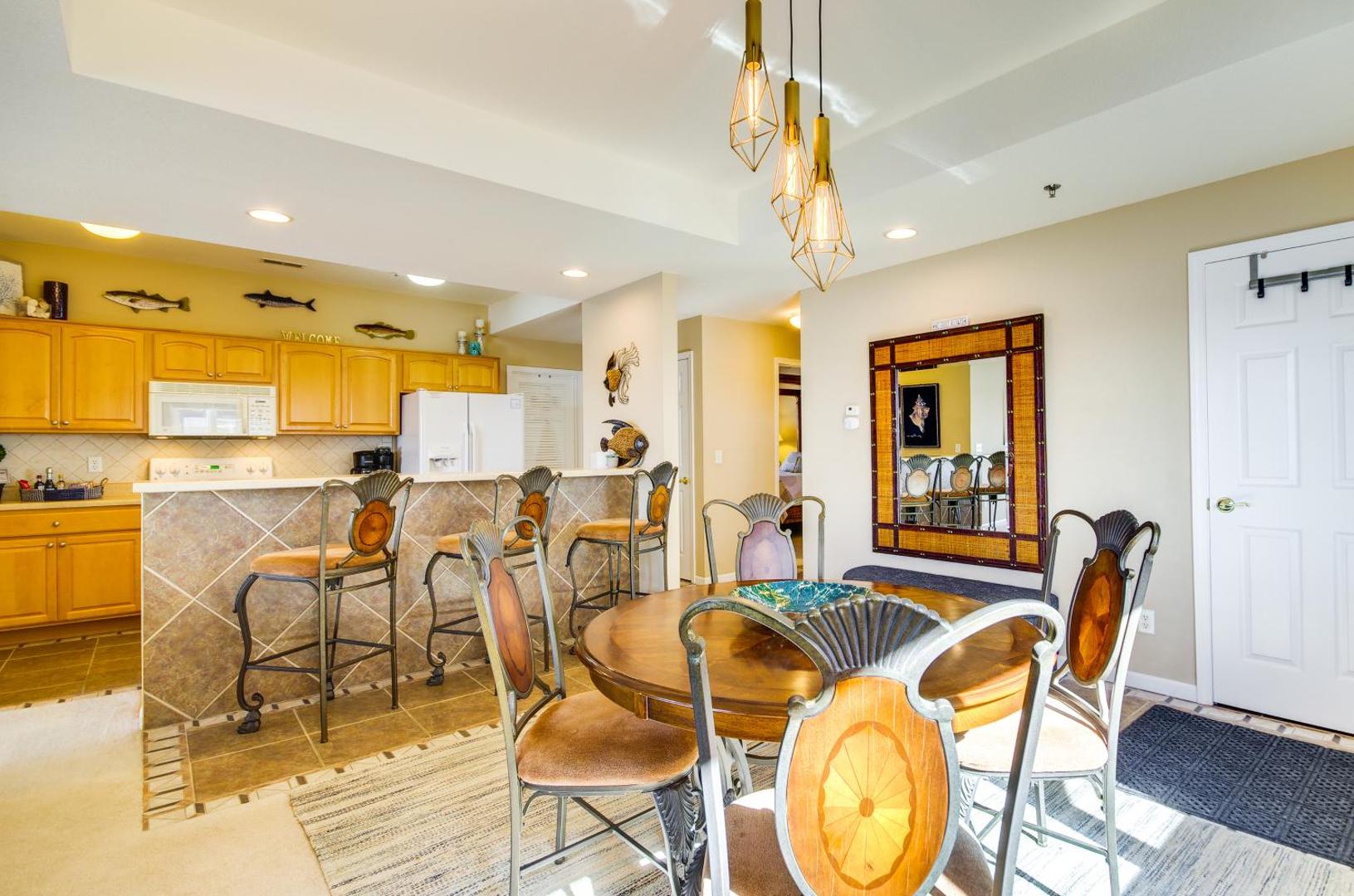 Foto 4: Family Condo w/ Views & Pool Access in Lake Ozark!