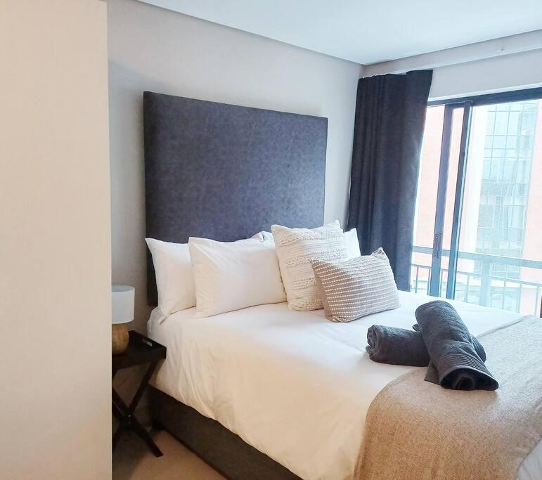 Photo 7 : Executive studio at brand new Millennial Umhlanga