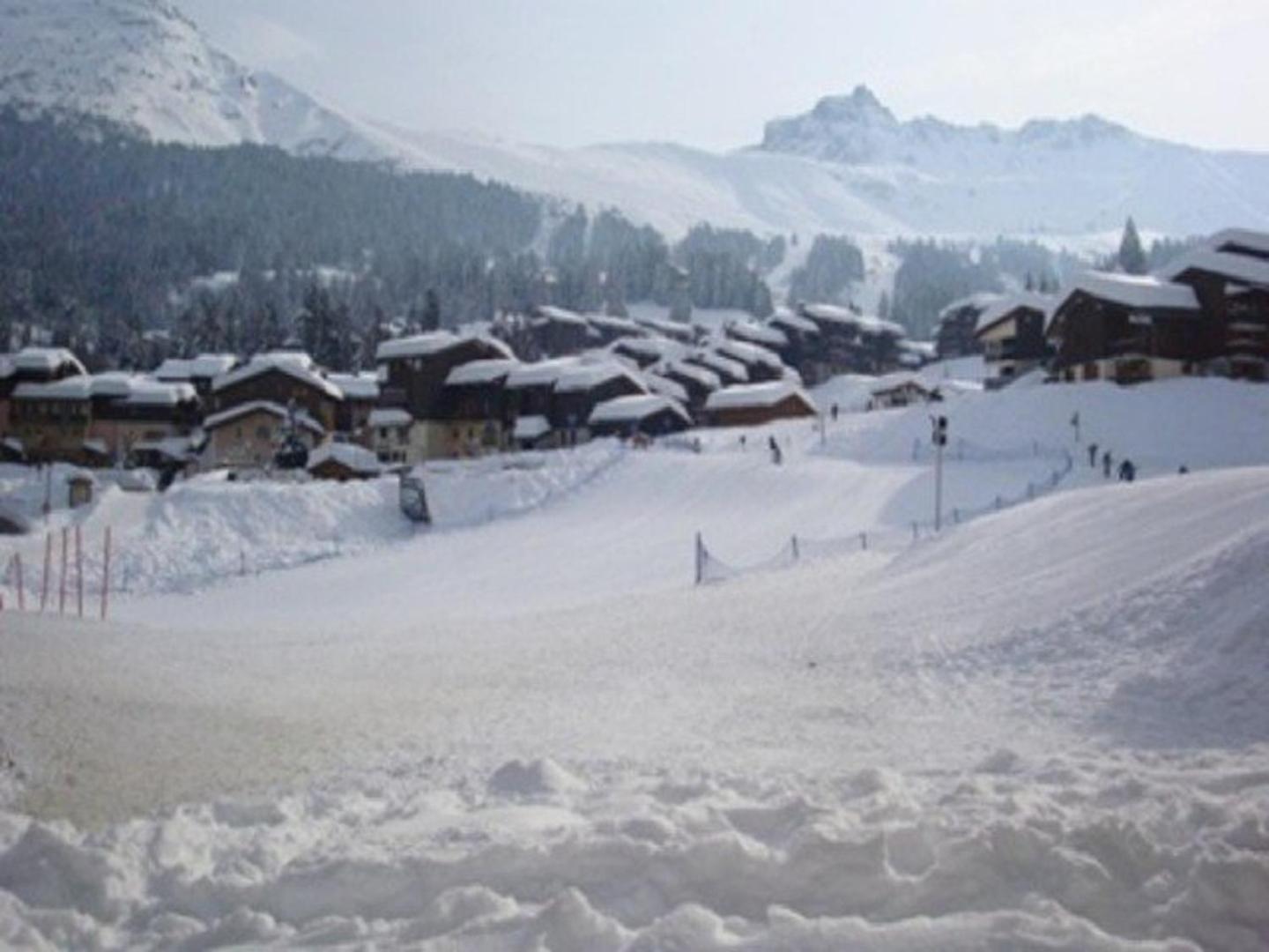 Fotografie 10: Studio divisible, proche pistes et commerces, terrasse sud - FR-1-356-237