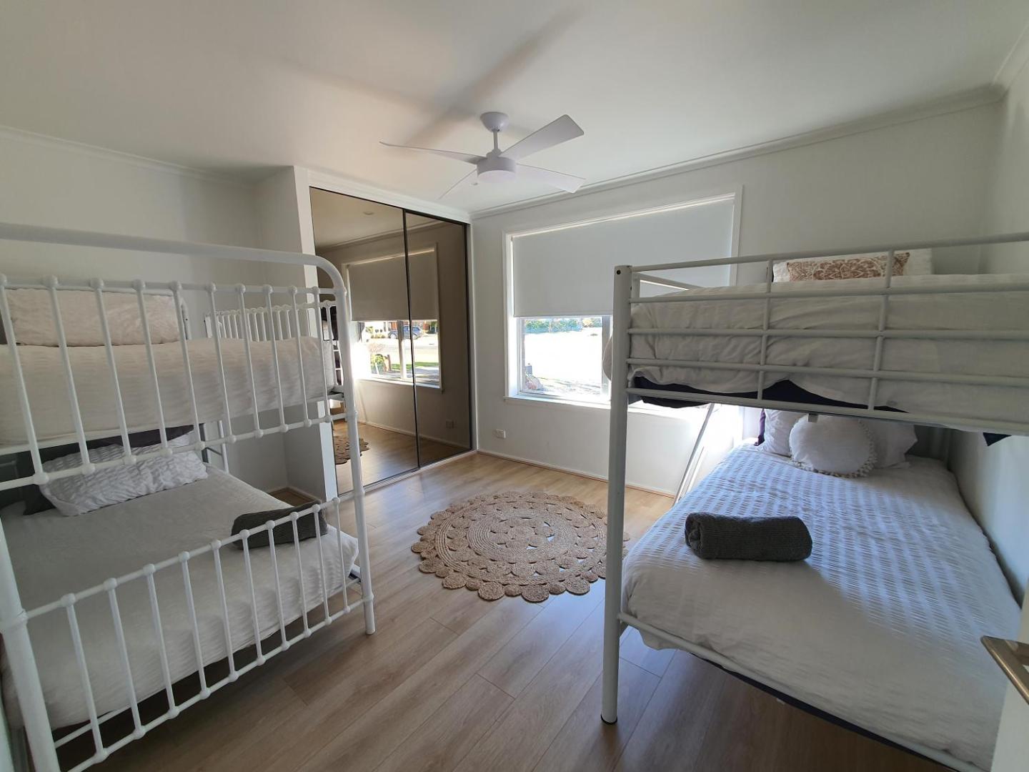 Foto 9: Spacious Unit in Convenient Location