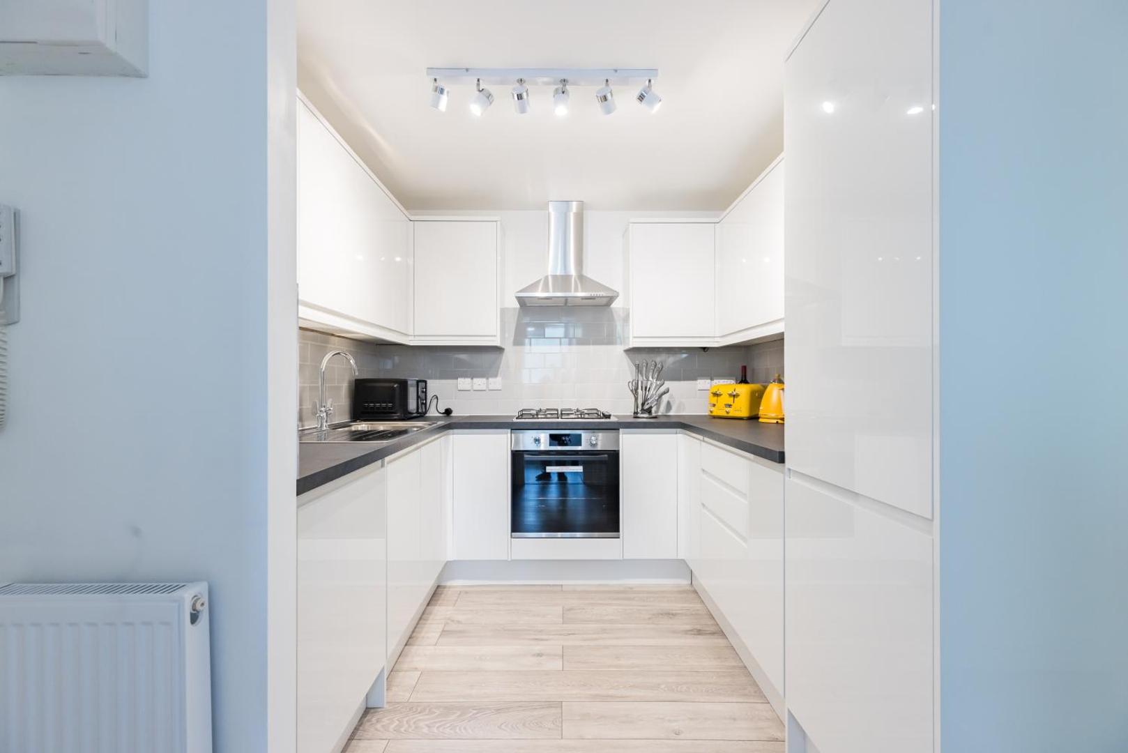 Kuva 7: 2bed flat in Nottinghill