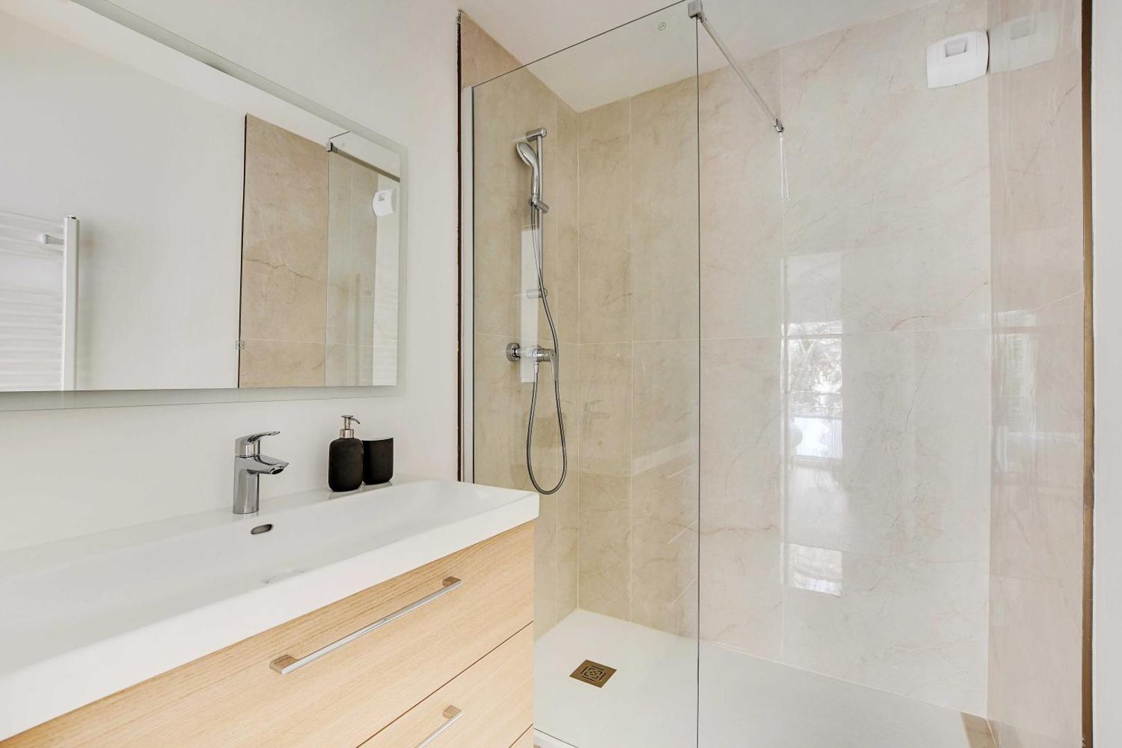 Bild 4: Chic Duplex with Rooftop -3BD-6P- Nogent-sur-Marne