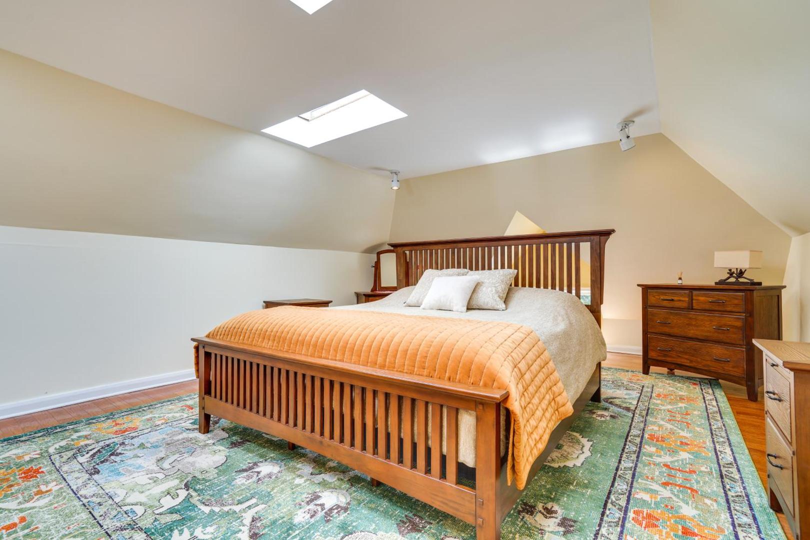 Foto 10: Studio in Historic Cathedral Hill Neighborhood!