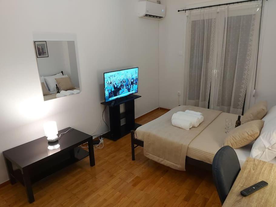 Nice, friendly, secure, fully equipped apartment photo 10