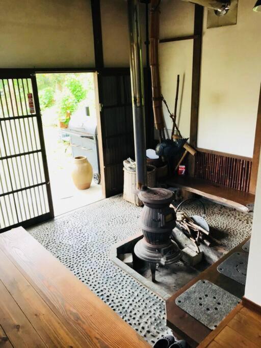 Billede 6: 葉山ワンルーム古民家ペット可 bbqグリル&ピザ窯付