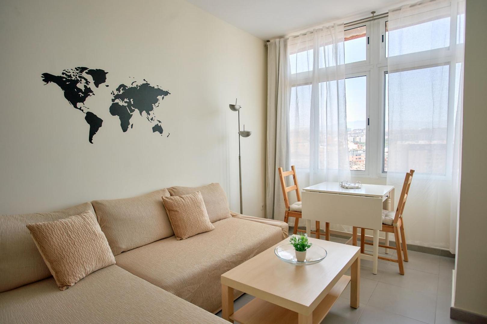 Bilde 3: Work & Pet friendly Urban Home next to the Beach