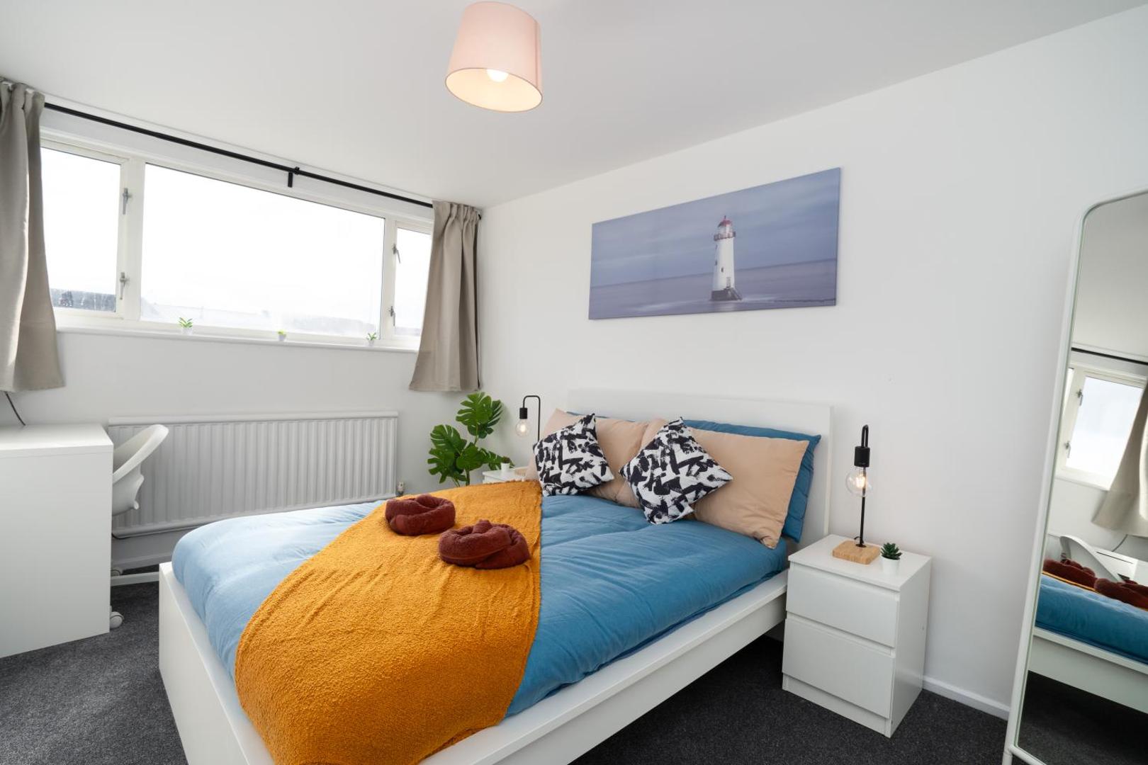 Kuva 9: Spacious - 3 Bed - Free Parking