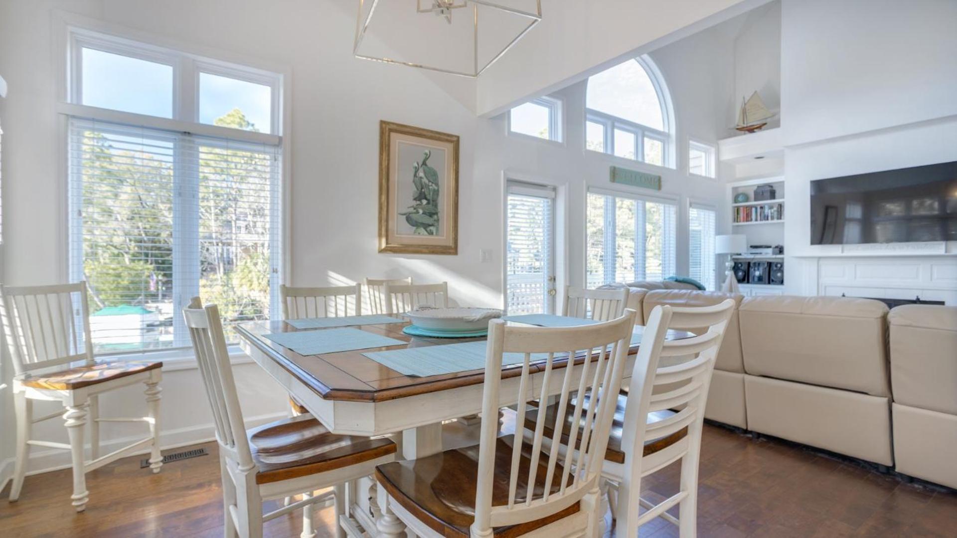 Kuva 3: Complex Pool, Loft, Lagoon Views