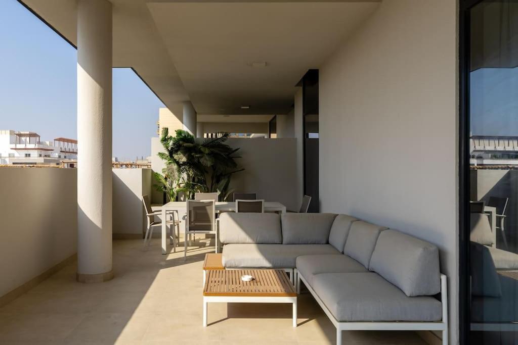 Φωτογραφία 4: Waves - Luxurious Comfort with City Views in Oxford 212