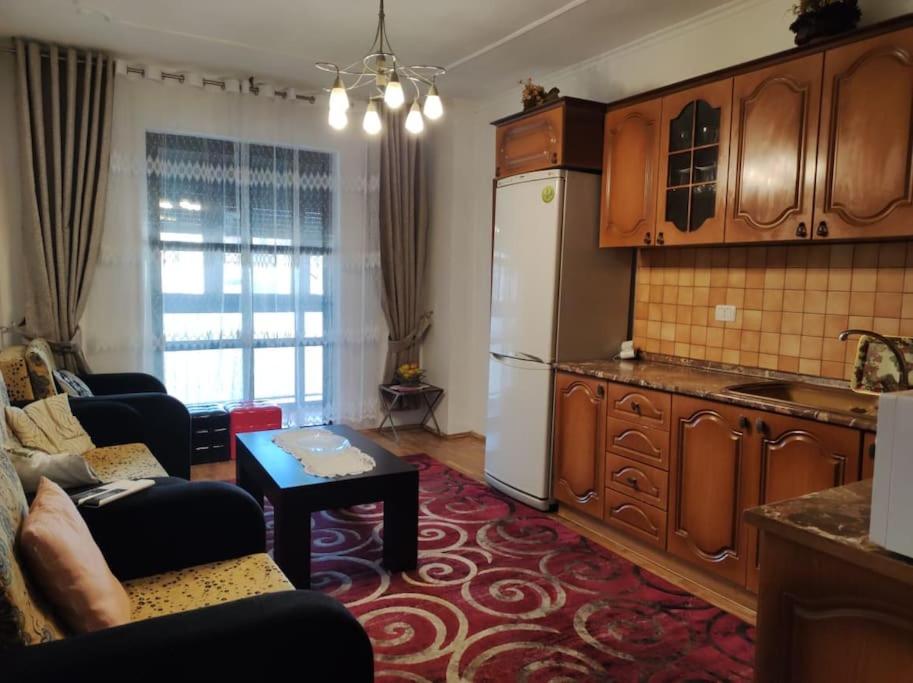 Zdjęcie 5: Flat in Tirana, Rruga 5 Maji, Tirane