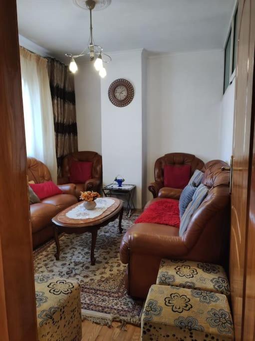 Zdjęcie 8: Flat in Tirana, Rruga 5 Maji, Tirane