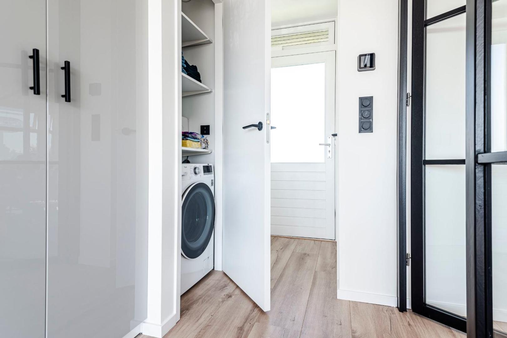 Billede 9: De Schelp 51, Free parking