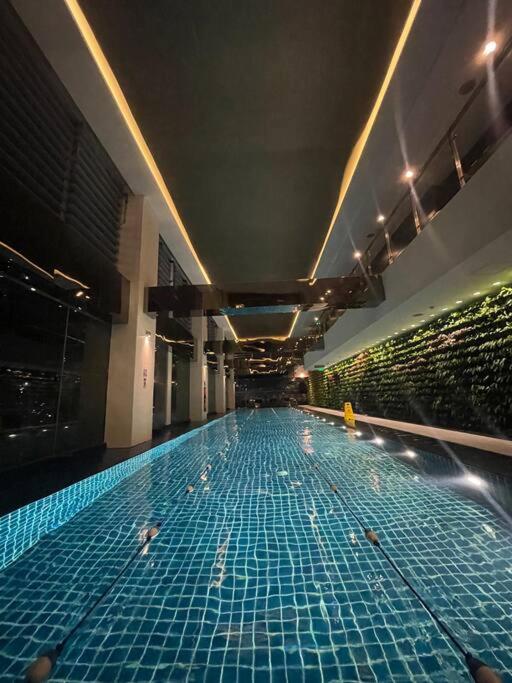 Foto 3: Spacious Unit in Gramercy Makati