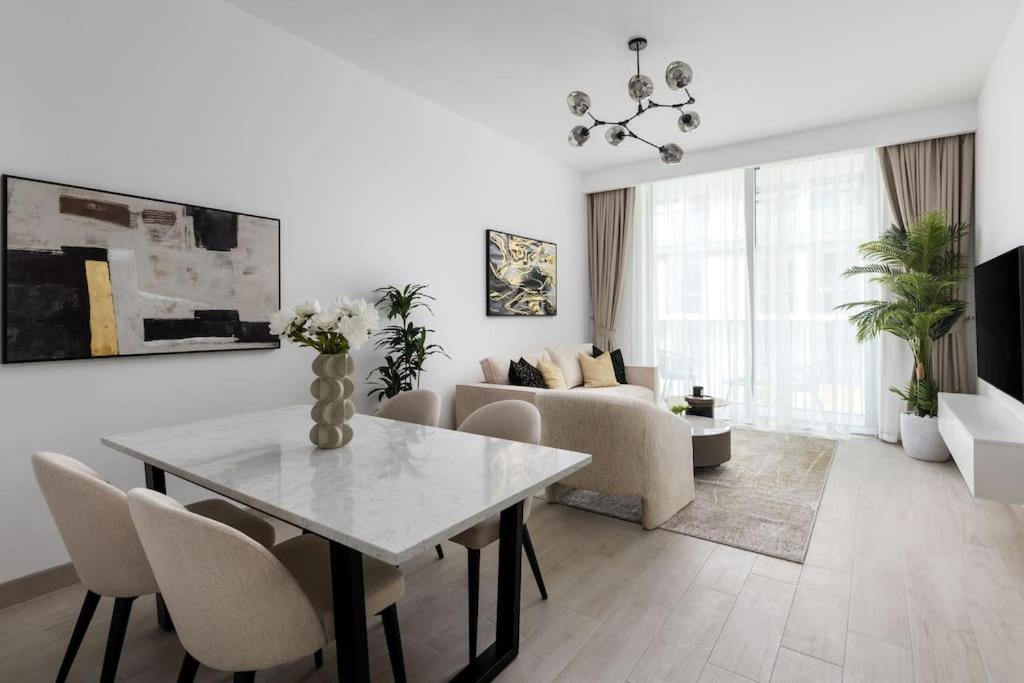 Billede 6: Waves - Luxury Meets Comfort, Modern 1BR in JVCs Luma22