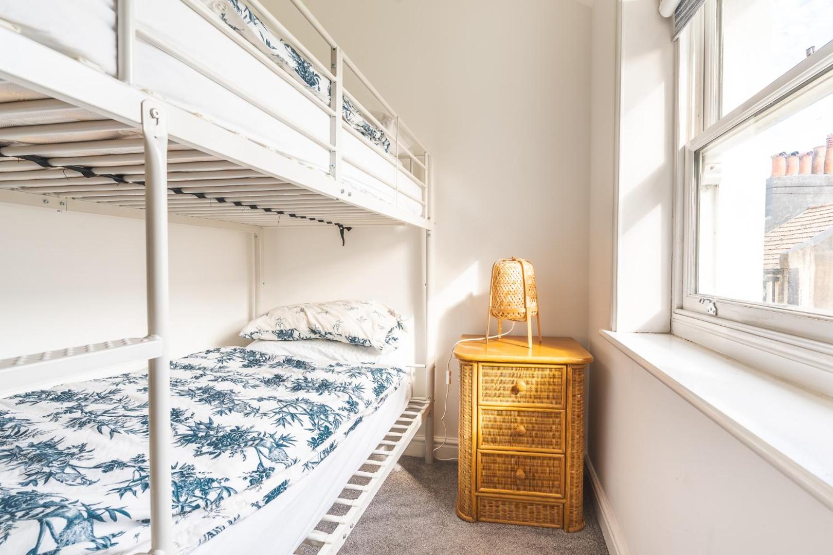 Foto 8: Charming & Chic, Cosy Beach Nest, Just 2-min walk!