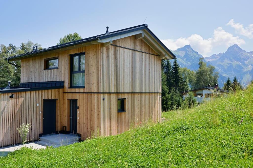 Fotografie 5: Studio mit Ausblick, ihr Rückzugsort in den Bergen