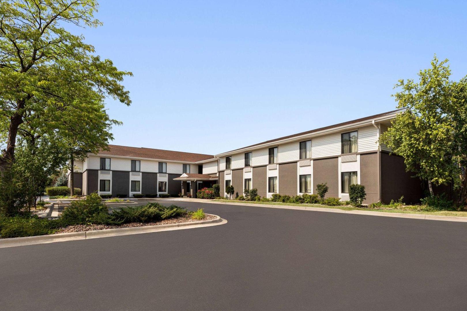 Foto 3: Super 8 by Wyndham Germantown/Milwaukee