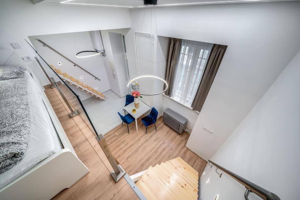 Foto 10: Loft 8 - Cozy Stylish Stay with parking