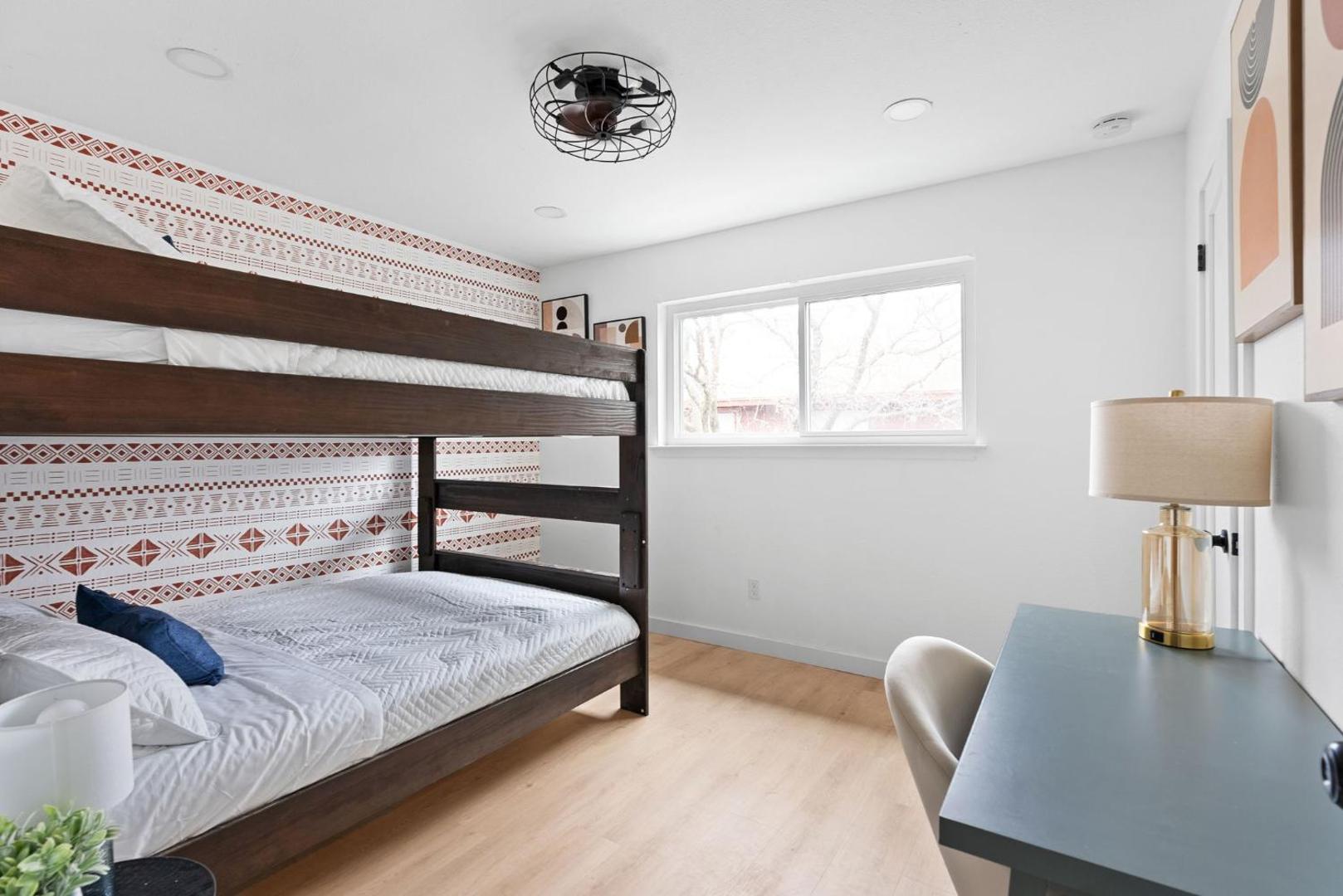 Foto 2: Work & Play Condo - Soco, Downtown
