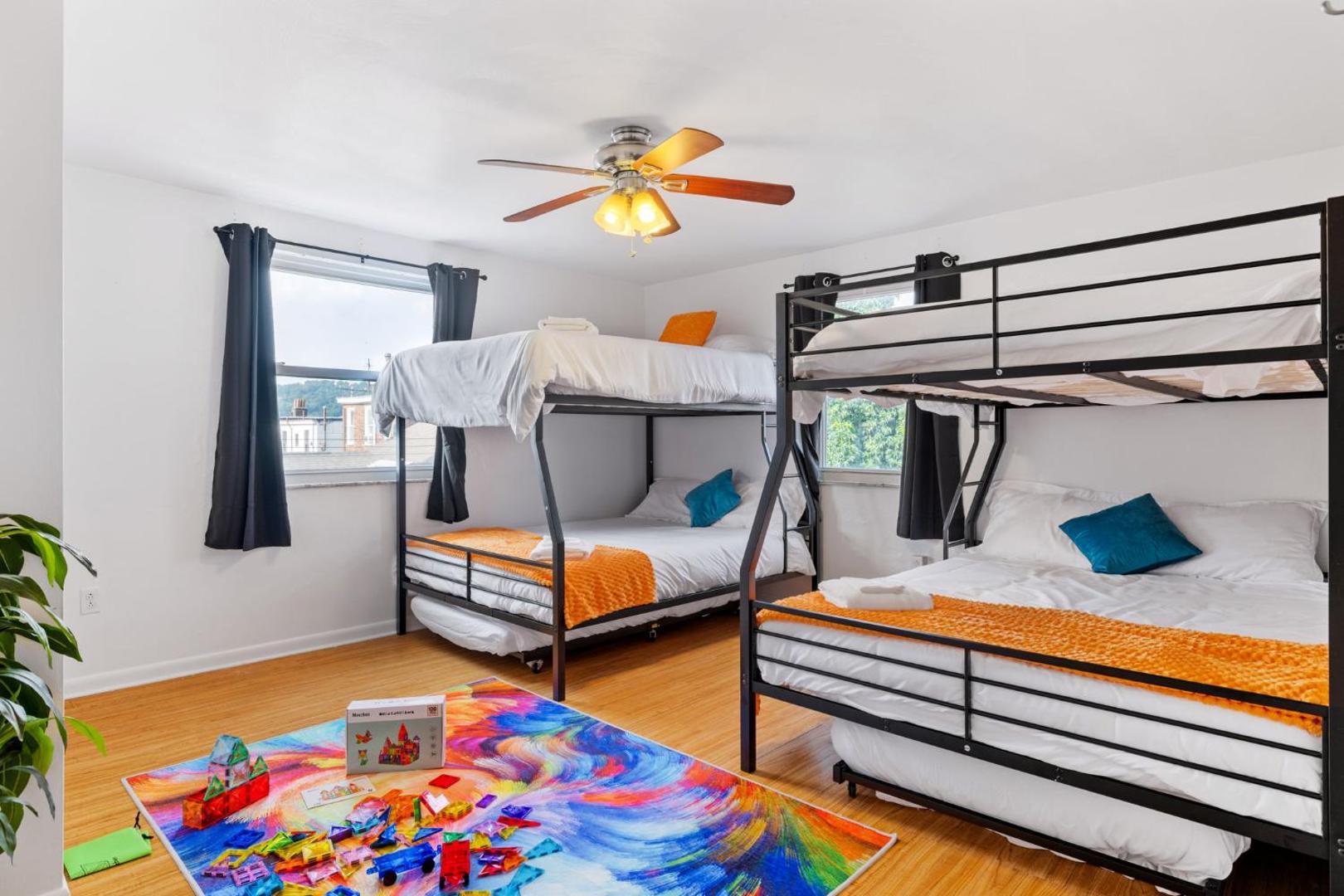 Billede 5: 5BDRM 10BD with King BBQ Patio 1 MIN walk Carson ST