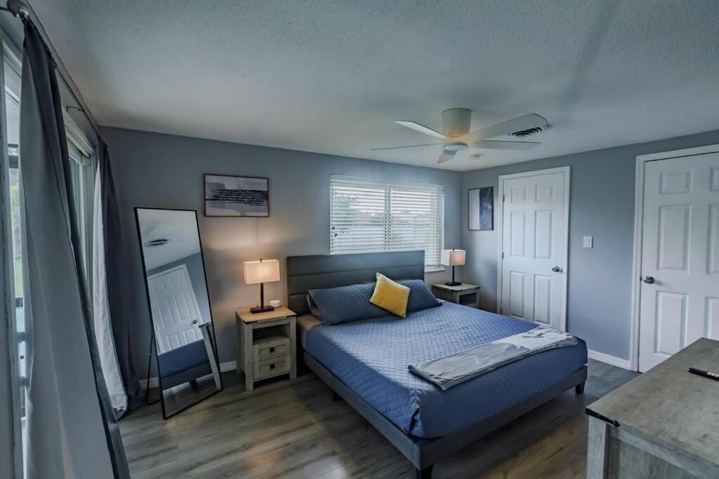 Kuva 2: Spacious Backyard & Pool Retreat - 5 Mins to Beach