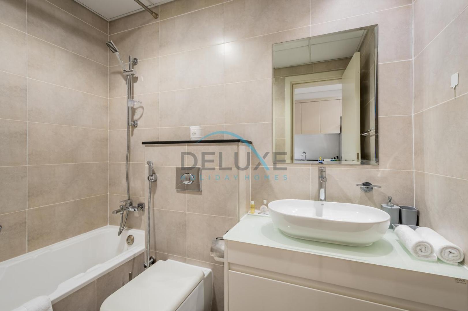 Φωτογραφία 10: Chic Studio in Damac Hills Carson B, Dubailand by Deluxe Holiday Homes