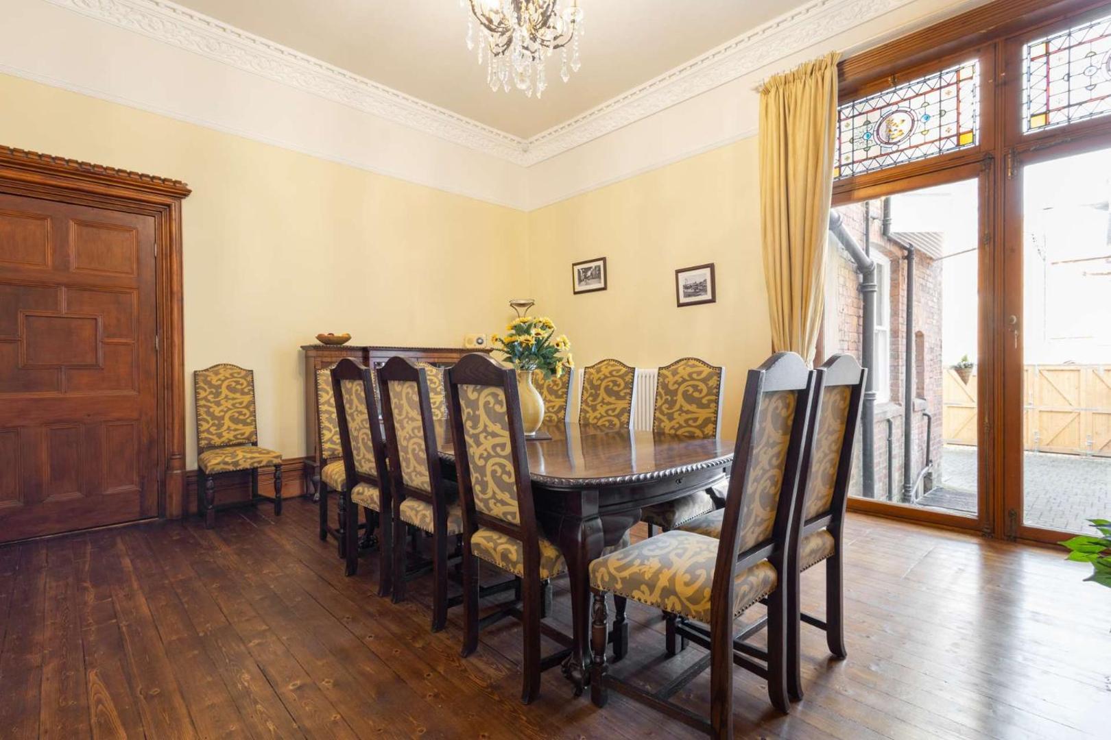Φωτογραφία 10: Host & Stay - Chatsworth Townhouse II