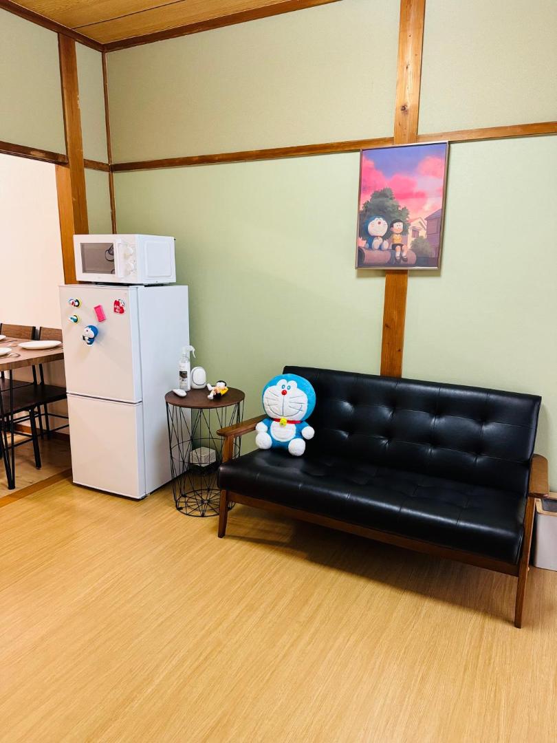 Doraemon Imazen Cute Character Style Japanese Entire House for 6 with 4 Beds Near Public Transport 2 min Walk Direct to Namba Family Friendlyの写真10