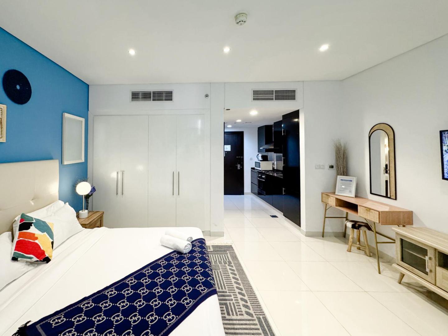 Kuva 8: Studio with Terrace Damac Maison Cour Jardin Business Bay