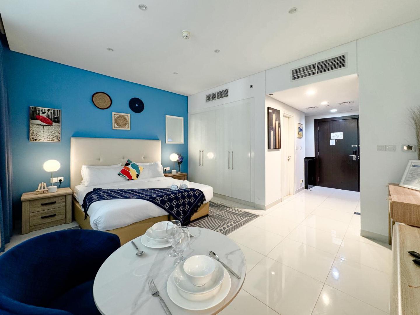 Kuva 4: Studio with Terrace Damac Maison Cour Jardin Business Bay