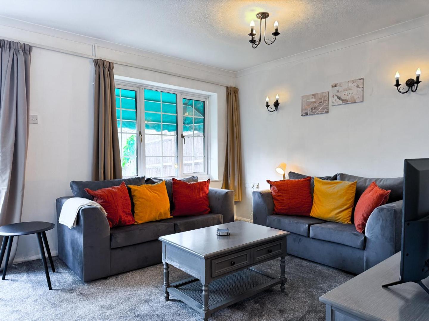 Foto 8: Central, Close To Station & Hospital Sleeps 5, Book Now