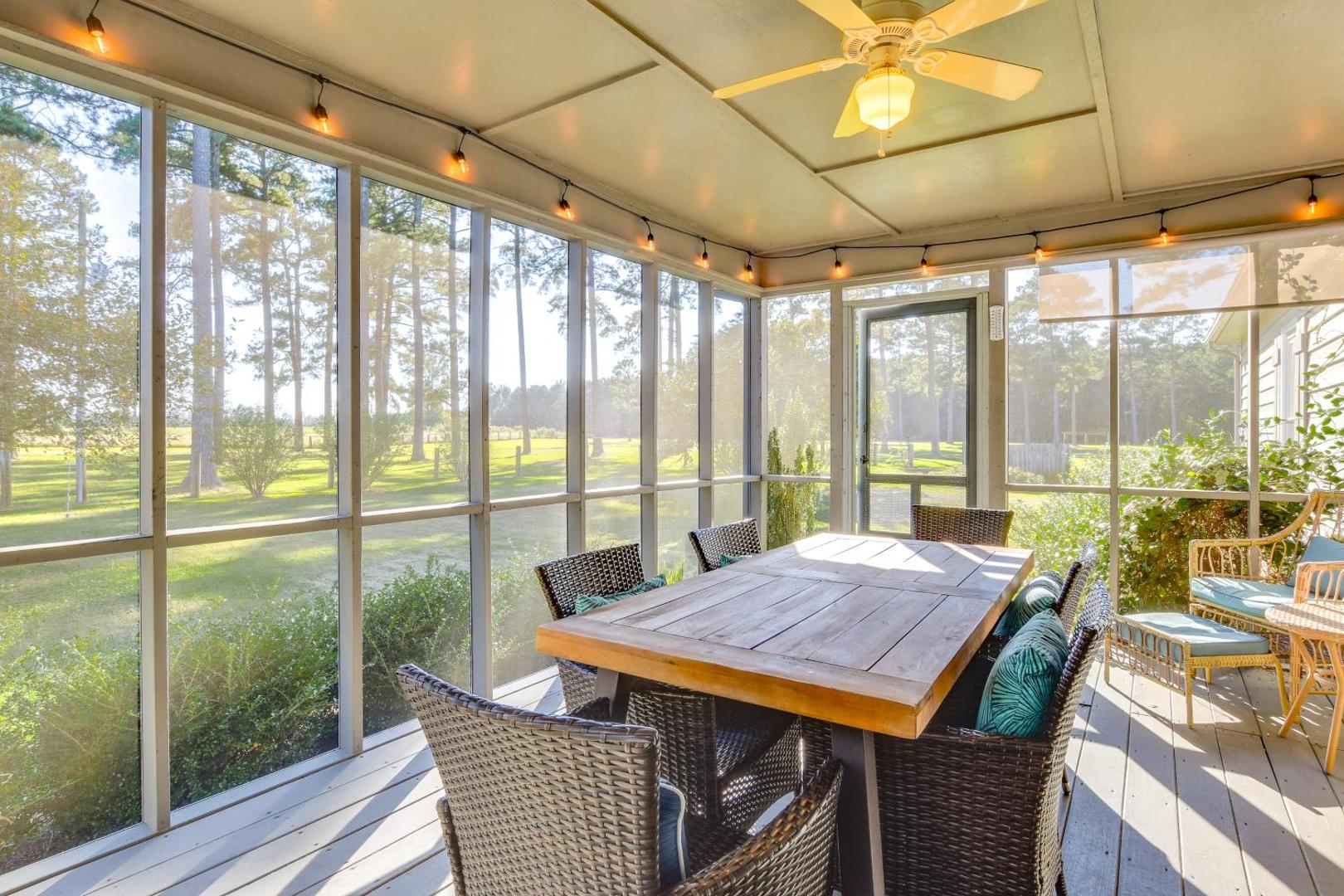 Zdjęcie 2: House on 20 Acres with On-Site Pond in Spring Lake!