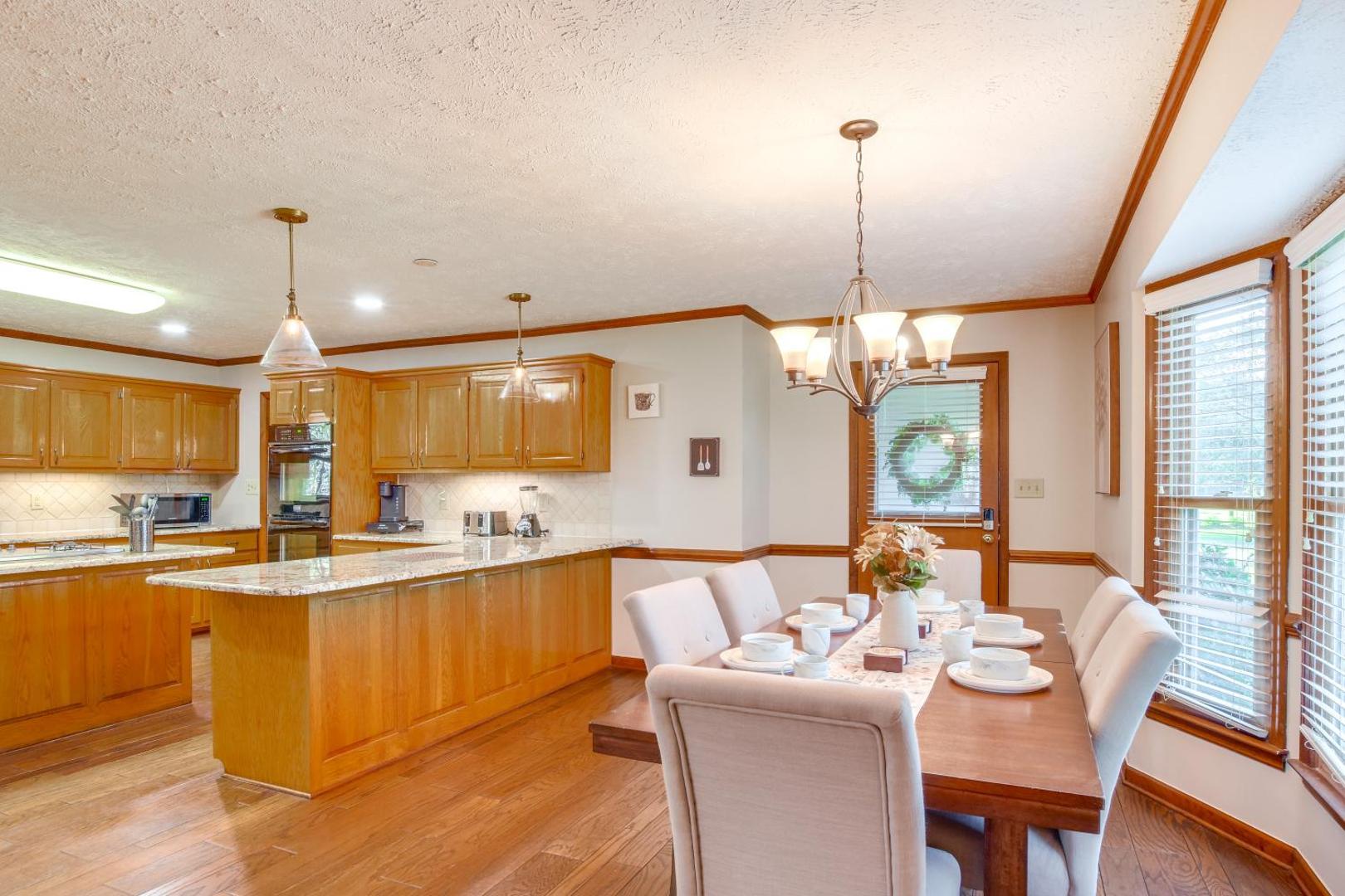 Zdjęcie 10: House on 20 Acres with On-Site Pond in Spring Lake!