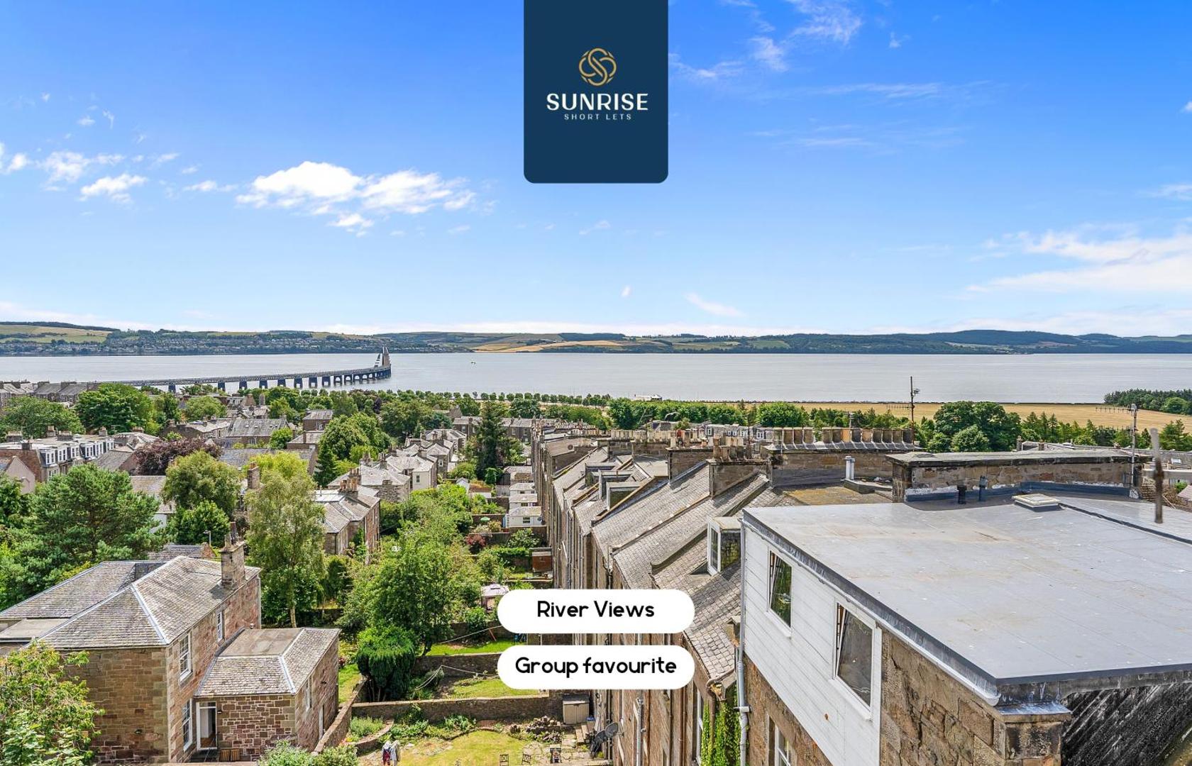 Φωτογραφία 2: DUPLEX - 5 Bed Rooms, Amazing Views, Fully Equipped, Free Parking, WiFi, FAVOURITE for Groups & Businesses, Food, Bars, Shops, Library, River Views, by SUNRISE LONG LETS and SERVICED ACCOMMODATION DUNDEE