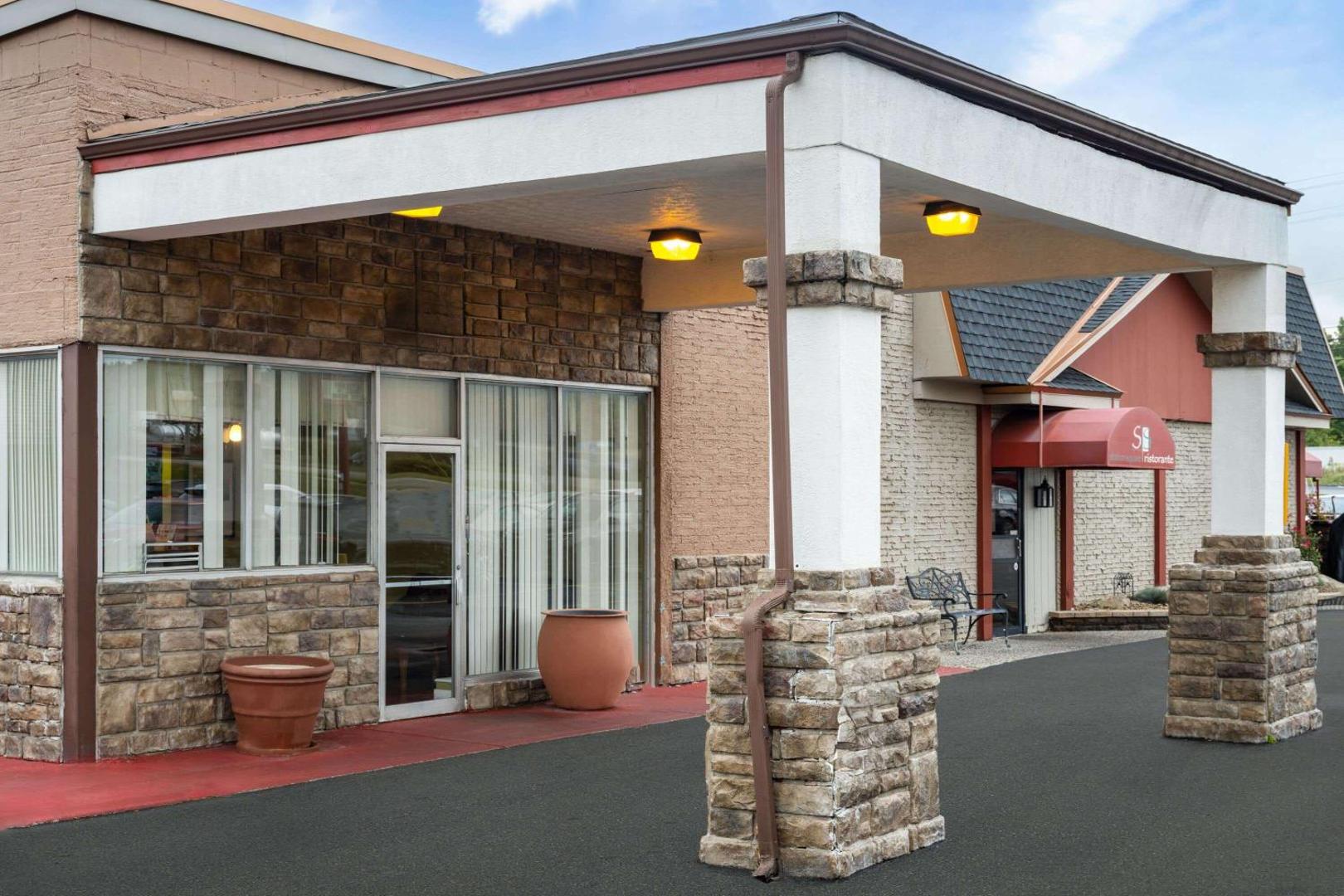 Photo 2 : Super 8 by Wyndham Youngstown Girard