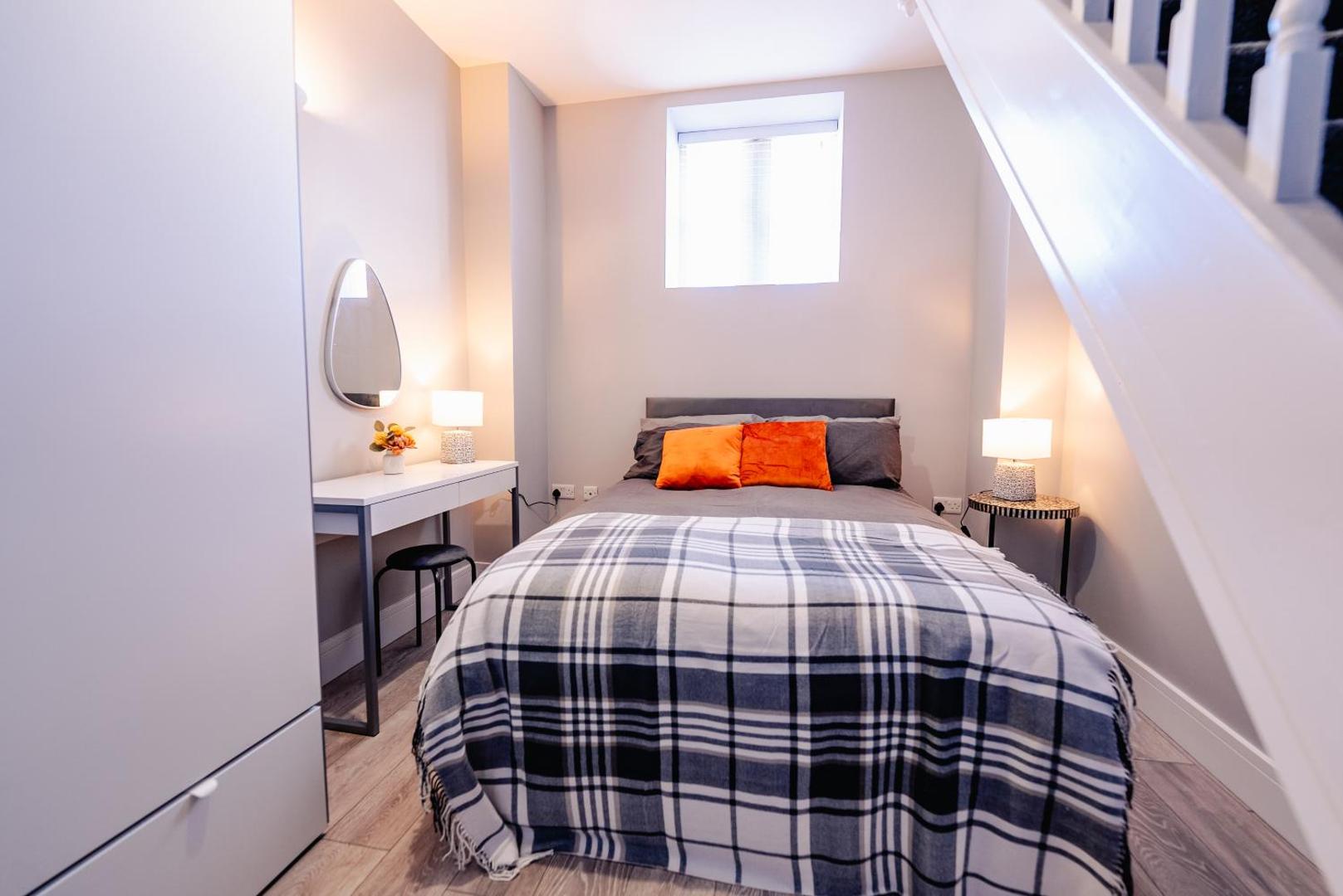 Bilde 10: SPACIOUS & MODERN 3-BED & High Ceiling