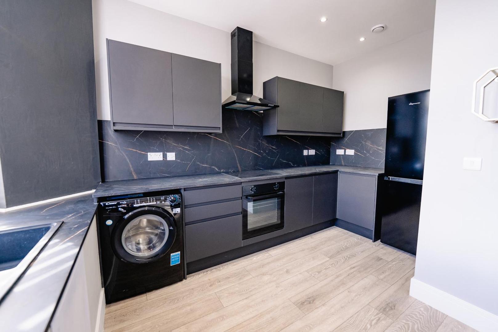 Bilde 6: SPACIOUS & MODERN 3-BED & High Ceiling