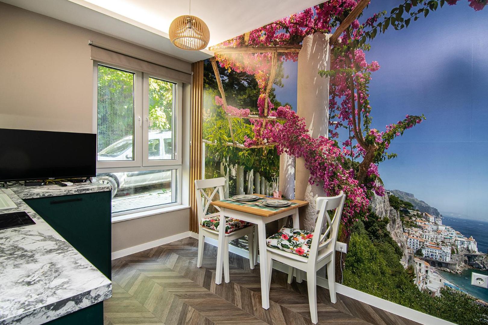 Foto 2: Tiny studio in center of Varna